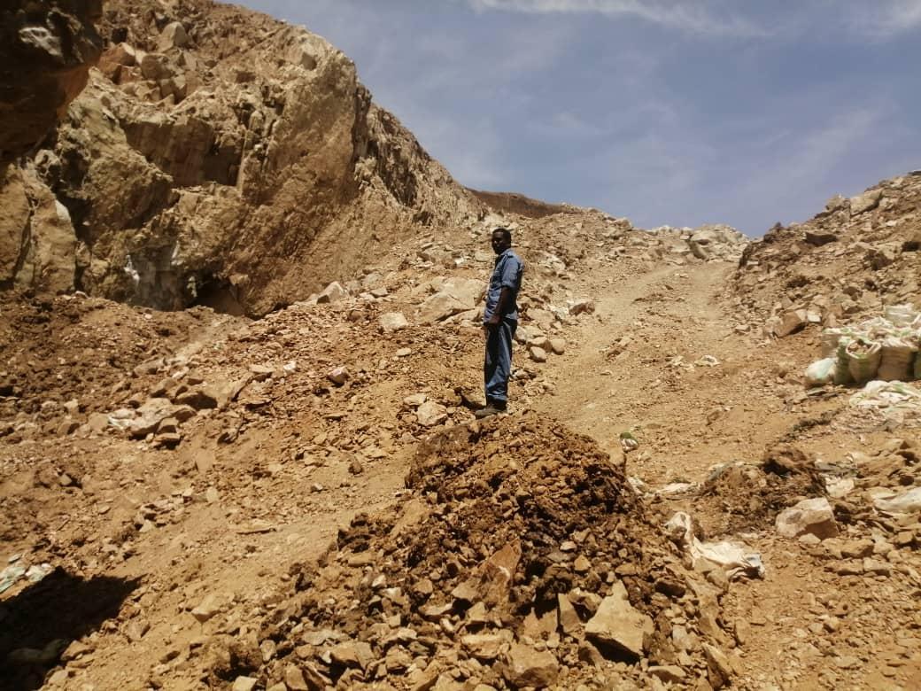 وفاة خمسة من المعدنين وإصابة آخرين بالبطانة إثر انهيار بئر وفاة خمسة من المعدنين وإصابة آخرين بالبطانة إثر انهيار بئر