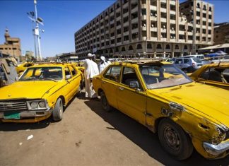 “تاكسي الخرطوم”.. إرث تاريخي يقاوم الاندثار (تقرير) "تاكسي الخرطوم".. إرث تاريخي يقاوم الاندثار (تقرير)