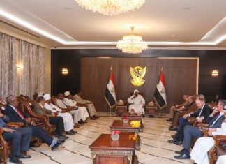برئاسة البرهان إجتماع موسع لمناقشة سير العملية السياسية برئاسة البرهان إجتماع موسع لمناقشة سير العملية السياسية
