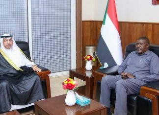 الطاهر حجر يلتقي السفير الكويتي لدى السودان الطاهر حجر يلتقي السفير الكويتي لدى السودان