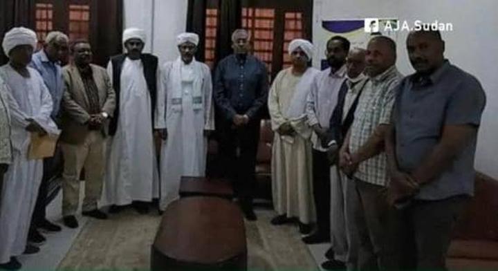 في مفاجأة مدوية زعيم الختمية بشرق السودان ينضم الى التجمع الاتحادي في مفاجأة مدوية زعيم الختمية بشرق السودان ينضم الى التجمع الاتحادي