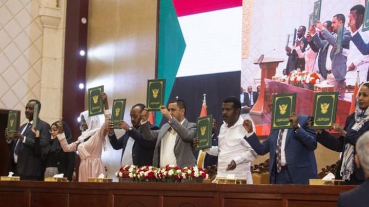 الاتفاق على جداول زمنية لنهاية العملية السياسية في السودان والكتلة الديمقراطية تقاطع الاتفاق على جداول زمنية لنهاية العملية السياسية في السودان والكتلة الديمقراطية تقاطع
