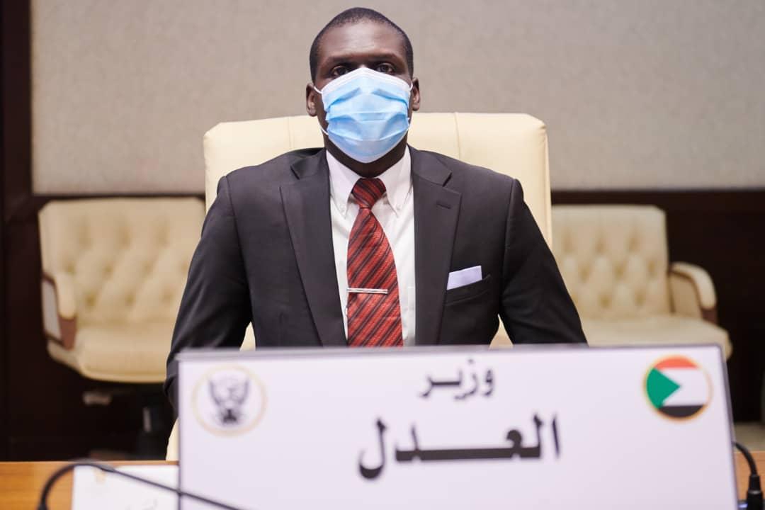 السودان.. وزير العدل السابق يكشف تفاصيل عن طلب العسكريين العفو السودان.. وزير العدل السابق يكشف تفاصيل عن طلب العسكريين العفو