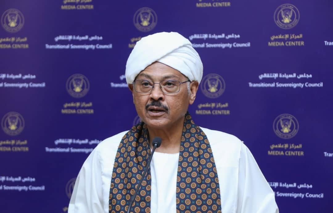 مبارك الفاضل يكشف عن أفراد امن أجانب يتحققون من الهويات في القصر الرئاسي مبارك الفاضل يكشف عن أفراد امن أجانب يتحققون من الهويات في القصر الرئاسي