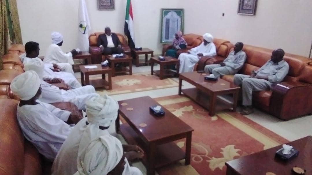 والي نهر النيل يؤكد اهتمامه بتوفير الخدمات الأساسية بقرى التضامن والي نهر النيل يؤكد اهتمامه بتوفير الخدمات الأساسية بقرى التضامن