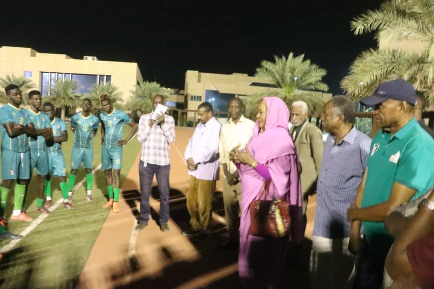 الأولمبي يؤدي مرانه الرئيس بحضور الوزيرة هزار الأولمبي يؤدي مرانه الرئيس بحضور الوزيرة هزار