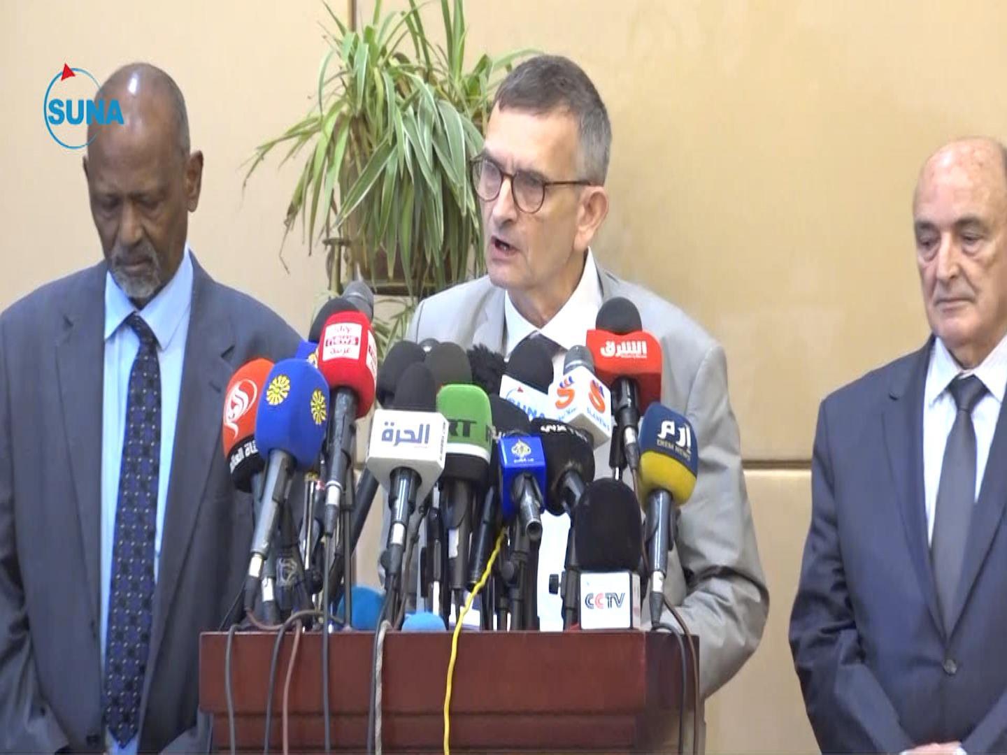 فولكر يكشف نسبة التوافق وسط العسكريين حول الإصلاح الأمني فولكر يكشف نسبة التوافق وسط العسكريين حول الإصلاح الأمني