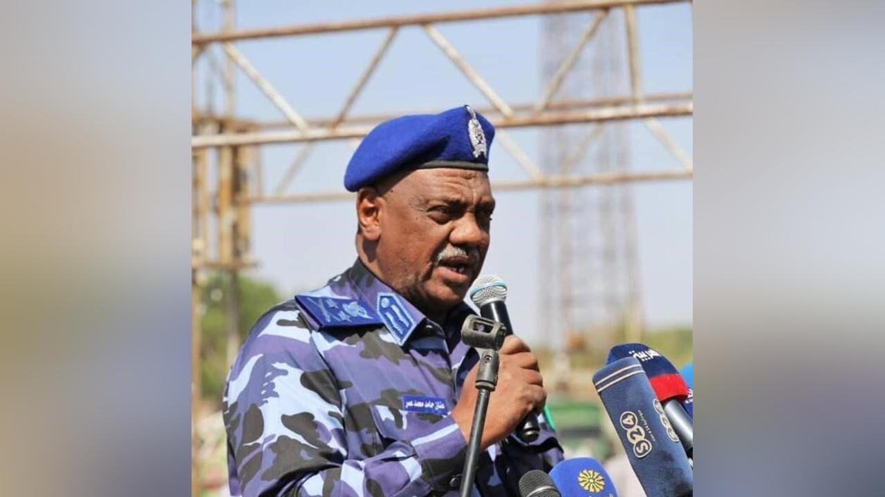 وزير الداخلية السوداني يشترط تبعية الوزارة إلى المدنيين وزير الداخلية السوداني يشترط تبعية الوزارة إلى المدنيين