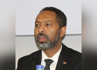 مسؤولة أمريكية تهاتف خالد عمر وتبلغه تاكيدات بشأن العملية السياسية مسؤولة أمريكية تهاتف خالد عمر وتبلغه تاكيدات بشأن العملية السياسية
