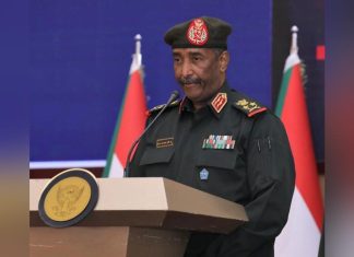 البرهان يعترف بالفشل و يرسل تحذيرات ويوجه دعوة لافساح المجال لآخرين ويتحدث عن التوقيع على الاتفاق السياسي النهائي البرهان يعترف بالفشل و يرسل تحذيرات ويوجه دعوة لافساح المجال لآخرين ويتحدث عن التوقيع على الاتفاق السياسي النهائي