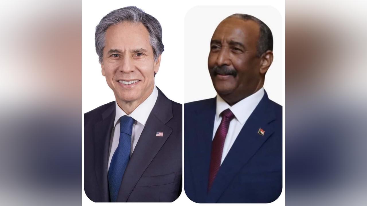 تفاصيل مكالمة هاتفية بين البرهان ووزير الخارجية الأمريكي تفاصيل مكالمة هاتفية بين البرهان ووزير الخارجية الأمريكي