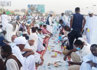 إفطارات رمضان الإسلاميين تثير جدلا في السودان إفطارات رمضان الإسلاميين تثير جدلا في السودان