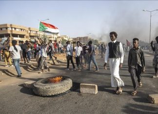 “المهنيين السودانيين” يدعو الجيش و”الدعم السريع” لتغليب صوت العقل "المهنيين السودانيين" يدعو الجيش و"الدعم السريع" لتغليب صوت العقل