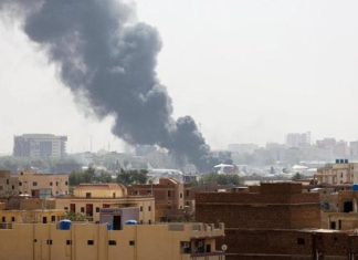 خرق الهدنة بين الجيش والدعم السريع في الخرطوم وتبادل اطلاق النار وقصف مواقع قوات حميدتي وسماع دوي الرصاص خرق الهدنة بين الجيش والدعم السريع في الخرطوم وتبادل اطلاق النار وقصف مواقع قوات حميدتي وسماع دوي الرصاص