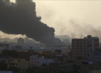 الجيش السوداني: “الدعم السريع” هاجمت القيادة العامة وقصر الرئاسة الجيش السوداني: "الدعم السريع" هاجمت القيادة العامة وقصر الرئاسة