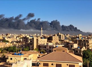 الخرطوم.. تجدد الاشتباكات فجرا بمحيط قيادة الجيش رغم الهدنة الخرطوم.. تجدد الاشتباكات فجرا بمحيط قيادة الجيش رغم الهدنة