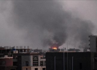 السودان.. الجيش و”الدعم السريع” يتبادلان الاتهامات بخرق الهدنة السودان.. الجيش و"الدعم السريع" يتبادلان الاتهامات بخرق الهدنة