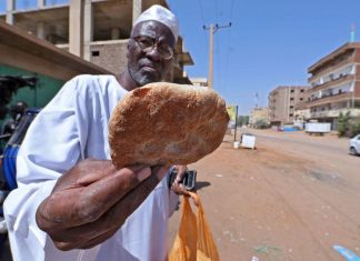 السودان بلا واردات.. شحنات عالقة في البحر بسبب الحرب السودان بلا واردات.. شحنات عالقة في البحر بسبب الحرب