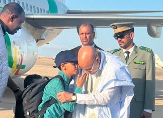 ولد الغزواني يستقبل 110 موريتانيًا عائدين من السودان ولد الغزواني يستقبل 110 موريتانيًا عائدين من السودان