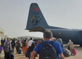إسطنبول.. وصول طائرة عسكرية تحمل أتراكا من السودان إسطنبول.. وصول طائرة عسكرية تحمل أتراكا من السودان