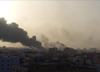 اشتباكات بمحيط القصر الجمهوري بالخرطوم رغم الهدنة اشتباكات بمحيط القصر الجمهوري بالخرطوم رغم الهدنة