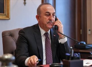 تشاووش أوغلو يبحث مع حميدتي إجلاء مواطني تركيا من السودان تشاووش أوغلو يبحث مع حميدتي إجلاء مواطني تركيا من السودان