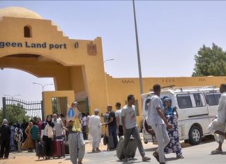50 ألف لاجئ يفرون من مناطق الاشتباكات في السودان 50 ألف لاجئ يفرون من مناطق الاشتباكات في السودان