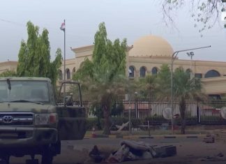 قوات الدعم السريع تبث مشاهد لسيطرتها على القصر الجمهوري بالخرطوم قوات الدعم السريع تبث مشاهد لسيطرتها على القصر الجمهوري بالخرطوم