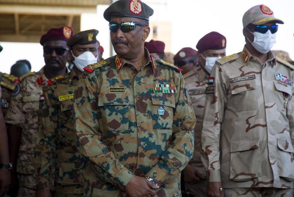 البرهان يُقيل حميدتي من منصبه بمجلس السيادة السوداني