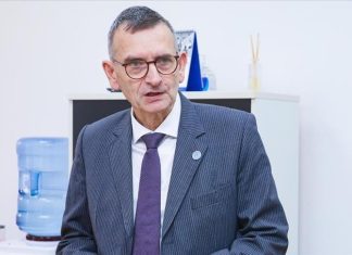 المبعوث الأممي: البرهان وحميدتي اتفقا على التفاوض عبر ممثلين المبعوث الأممي: البرهان وحميدتي اتفقا على التفاوض عبر ممثلين