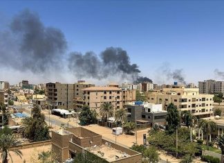 تحذيرات من احتمال فرار 800 ألف شخص من السودان تحذيرات من احتمال فرار 800 ألف شخص من السودان