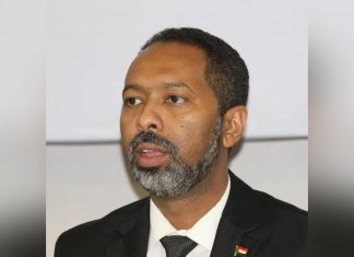 خالد عمر يوضح تفاصيل المبادرة السعودية الامريكية والمفاوضات بين الجيش والدعم السريع خلال ساعات خالد عمر يوضح تفاصيل المبادرة السعودية الامريكية والمفاوضات بين الجيش والدعم السريع خلال ساعات