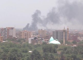 وسط مواجهات عنيفة.. غارات جوية على مناطق في الخرطوم بحري وموفد البرهان يلتقي وزير الخارجية المصري وسط مواجهات عنيفة.. غارات جوية على مناطق في الخرطوم بحري وموفد البرهان يلتقي وزير الخارجية المصري