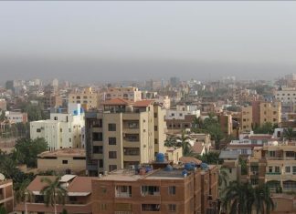 انفجار قوي وسط الخرطوم وتصاعد الدخان بمحيط القصر الرئاسي انفجار قوي وسط الخرطوم وتصاعد الدخان بمحيط القصر الرئاسي