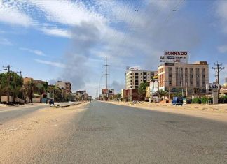 “الحرية والتغيير”: نتواصل مع قادة الجيش والدعم السريع لوقف القتال "الحرية والتغيير": نتواصل مع قادة الجيش والدعم السريع لوقف القتال