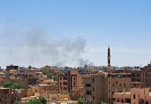 اشتباكات عنيفة شمال الخرطوم وقوات مناوي تتجه لدارفور اشتباكات عنيفة شمال الخرطوم وقوات مناوي تتجه لدارفور