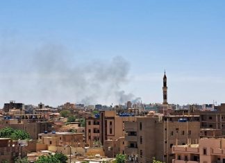 اشتباكات عنيفة شمال الخرطوم وقوات مناوي تتجه لدارفور اشتباكات عنيفة شمال الخرطوم وقوات مناوي تتجه لدارفور