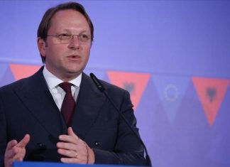 مسؤولي أوروبي يحذر من تصاعد خطر “حرب شاملة” بالسودان مسؤولي أوروبي يحذر من تصاعد خطر "حرب شاملة" بالسودان