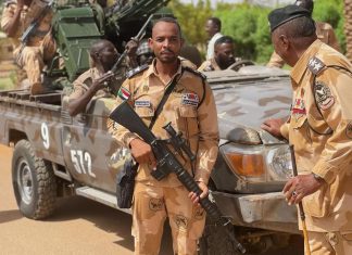 مواجهات الجيش السوداني وقوات الدعم السريع.. الاصطفاف وعِبر التاريخ القريب مواجهات الجيش السوداني وقوات الدعم السريع.. الاصطفاف وعِبر التاريخ القريب