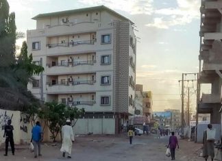 المدنيون في الخرطوم يخوضون صراعا مريرا من أجل البقاء المدنيون في الخرطوم يخوضون صراعا مريرا من أجل البقاء