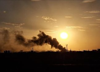 الجسور العشرة.. من يملك مفاتيح الخرطوم؟ (إضاءة) الجسور العشرة.. من يملك مفاتيح الخرطوم؟ (إضاءة)