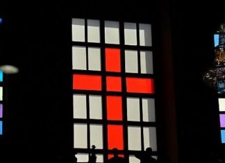 شاهدان يرويان لحظات الرعب خلال اقتحام مسلحين كنيسة في السودان شاهدان يرويان لحظات الرعب خلال اقتحام مسلحين كنيسة في السودان