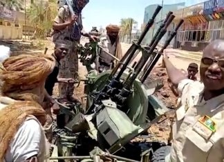 السودان.. القتال يتواصل في الخرطوم قبل يوم من دخول اتفاق جدة حيّز التنفيذ السودان.. القتال يتواصل في الخرطوم قبل يوم من دخول اتفاق جدة حيّز التنفيذ