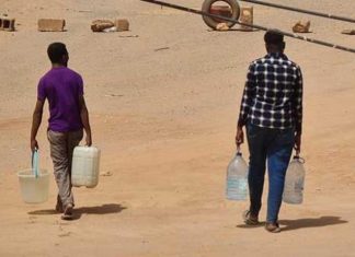 مخاطر البقاء والرحيل.. سودانيون أمام خيارات صعبة مخاطر البقاء والرحيل.. سودانيون أمام خيارات صعبة