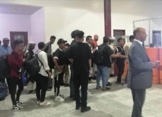 اليمن يعلن بدء إجلاء 1250 من رعاياه العالقين في السودان اليمن يعلن بدء إجلاء 1250 من رعاياه العالقين في السودان