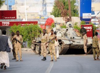 ماذا وراء تسليح الجيش السوداني للمتقاعدين العسكريين والمواطنين؟ ماذا وراء تسليح الجيش السوداني للمتقاعدين العسكريين والمواطنين؟