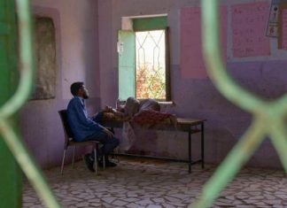 مدرسة تتحول إلى مشفى بسبب اشتباكات السودان: غاب الطلاب وحضر المرضى مدرسة تتحول إلى مشفى بسبب اشتباكات السودان: غاب الطلاب وحضر المرضى