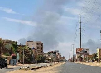 اشتباكات عنيفة وقصف بالطائرات والمدافع في الخرطوم وبحري وجنوب ام درمان والدعم السريع يعلن إسقاط طائرة للجيش السوداني (فيديو) اشتباكات عنيفة وقصف بالطائرات والمدافع في الخرطوم وبحري وجنوب ام درمان والدعم السريع يعلن إسقاط طائرة للجيش السوداني (فيديو)