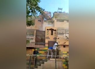 مقتل لاعب كرة قدم ورجل وزوجته جراء قصف ومواجهات عسكرية بين الجيش والدعم السريع (فيديو) مقتل لاعب كرة قدم ورجل وزوجته جراء قصف ومواجهات عسكرية بين الجيش والدعم السريع (فيديو)