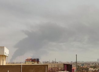 السودان.. مواجهات بالأسلحة الثقيلة بين الجيش والدعم السريع في الخرطوم وعمليات نهب واسعة السودان.. مواجهات بالأسلحة الثقيلة بين الجيش والدعم السريع في الخرطوم وعمليات نهب واسعة